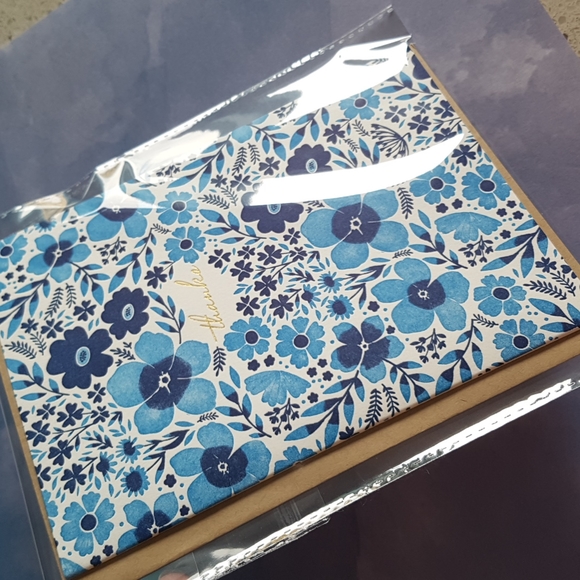 2 pcs Elūm Luxury Card Garden Flowers 5"x7" In. (1 Card with Envelope) - Picture 9 of 12